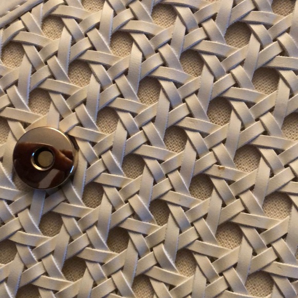 Brand new white crossbody purse - Picture 4 of 4